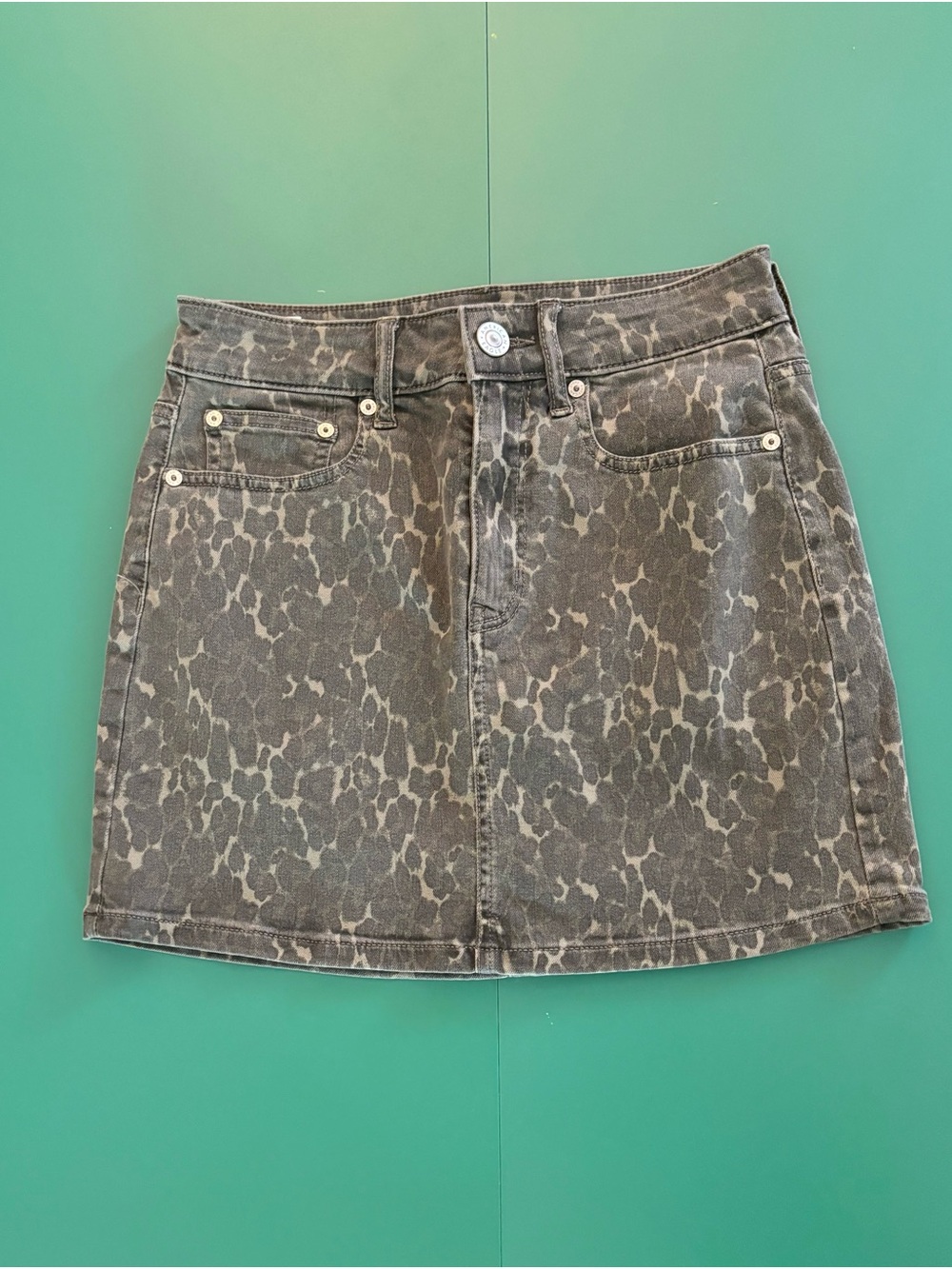 American Eagle Outfitters Size 2 Leopard Print Denim Mini Skirt